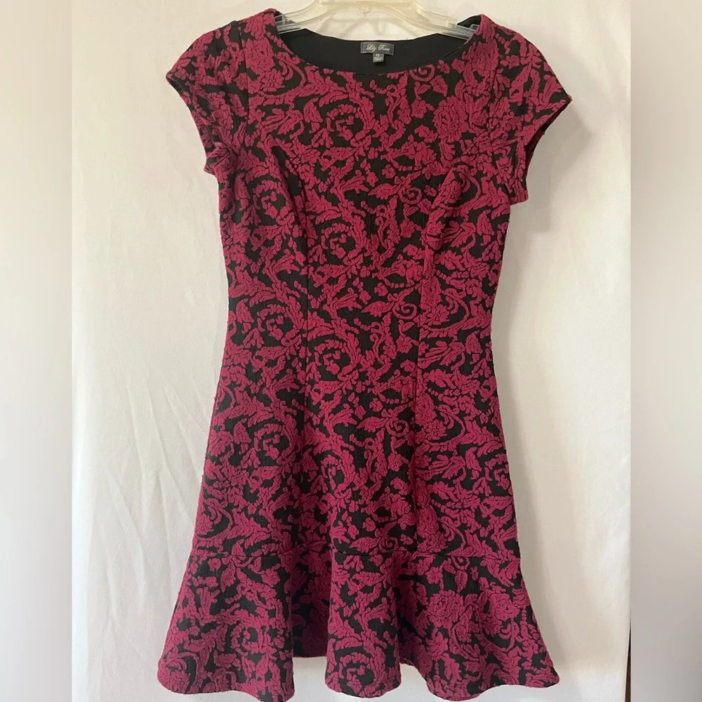 Lily Rose Black and‎ Burgundy Flared Short sleeve Dress